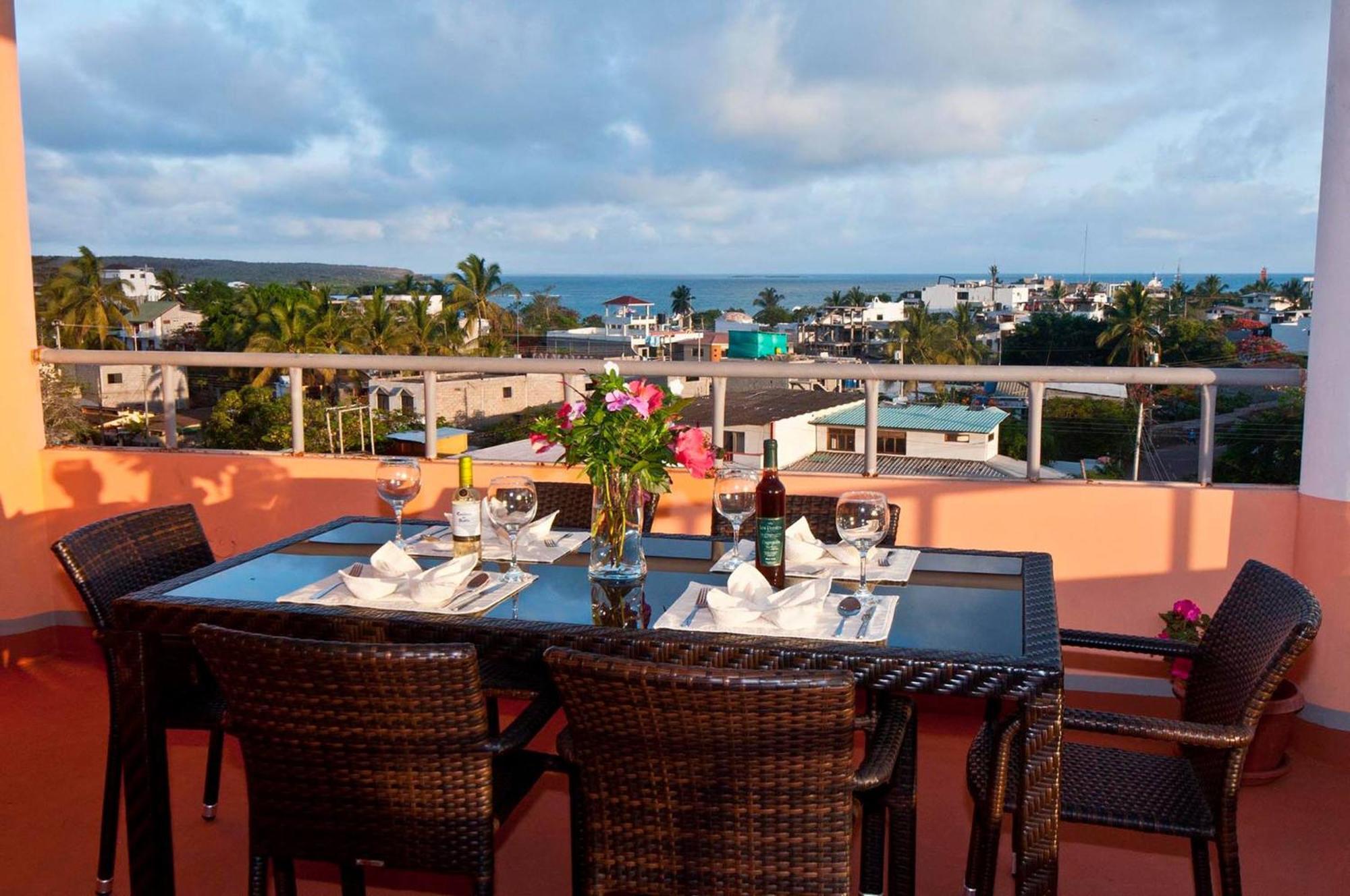 Torre Mar Galapagos Boutique Suites Puerto Ayora  Extérieur photo